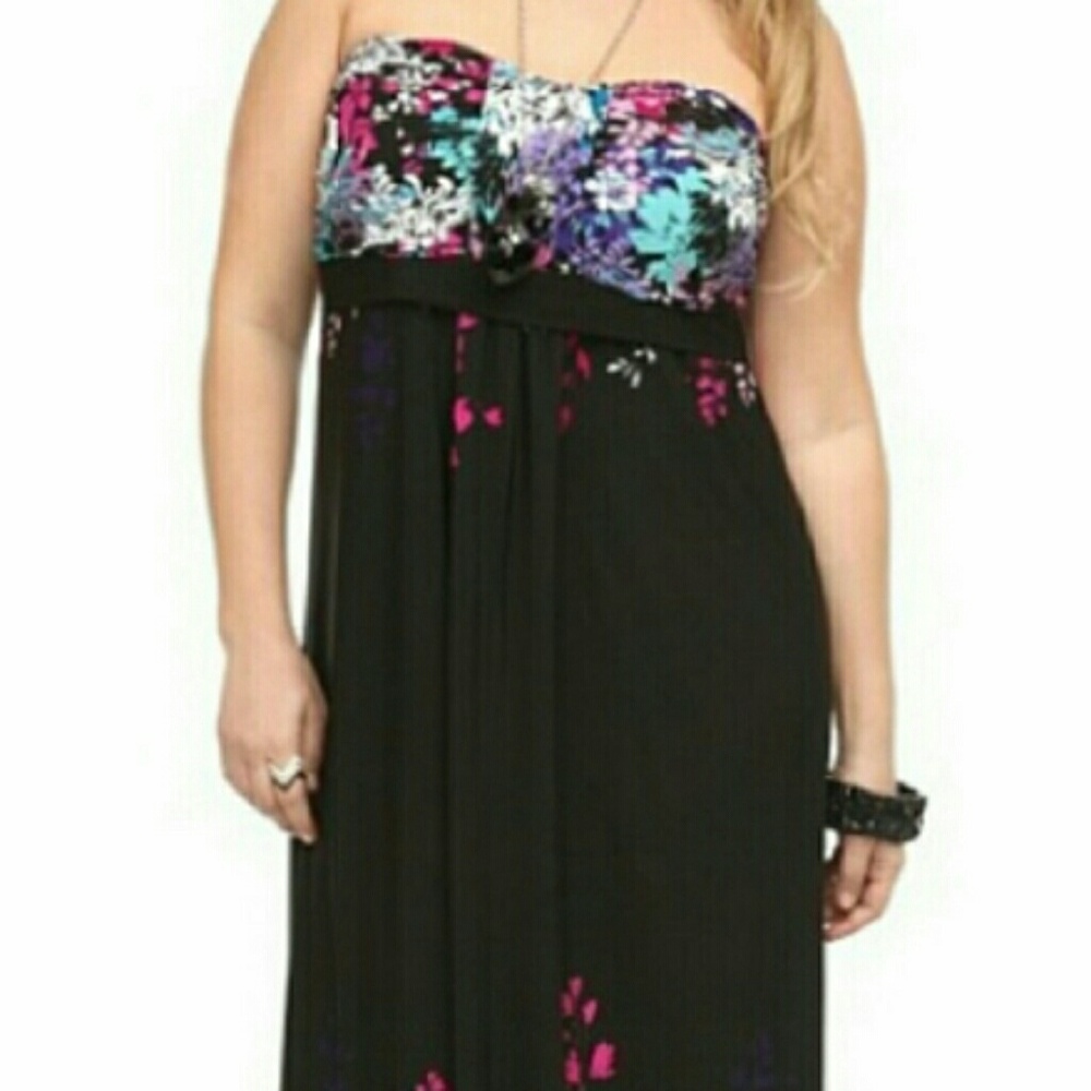 Torrid Black Floral Strapless Dress